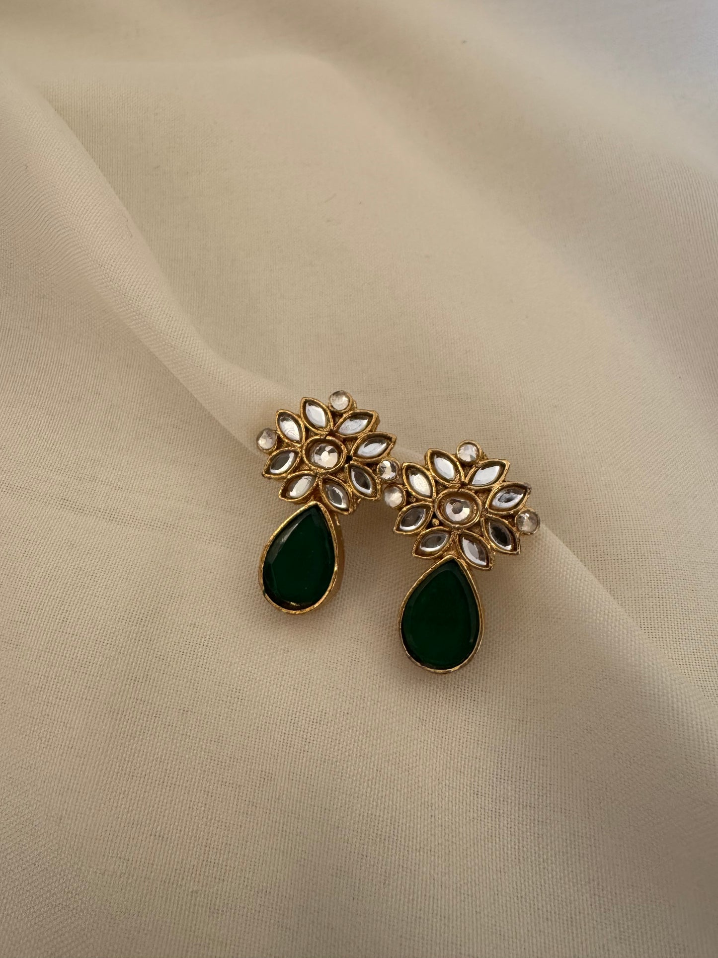 ~MINA KUNDAN EARSTUDS~