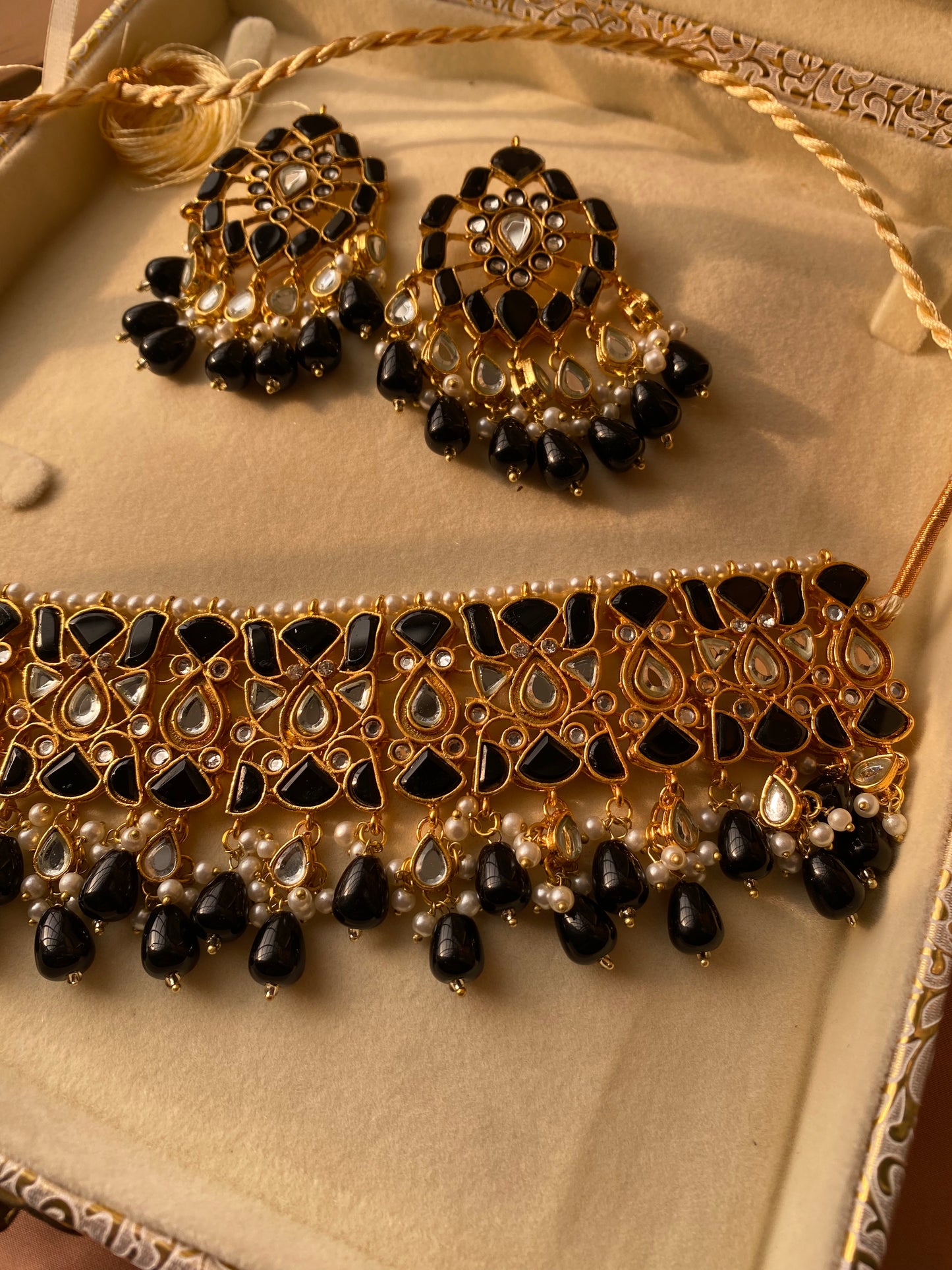 ~JEHAAN KUNDAN NECKLACE SET~