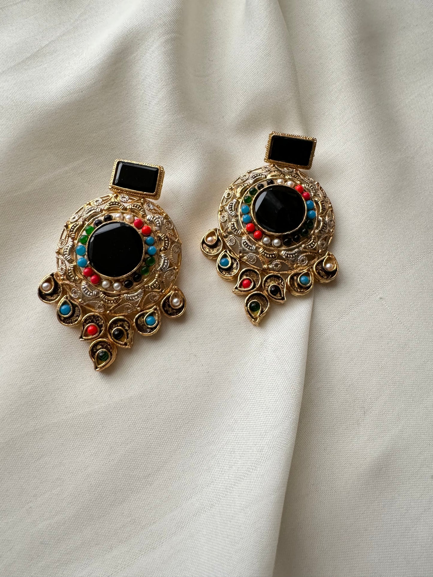 ~BLACK MEENA EARRINGS~