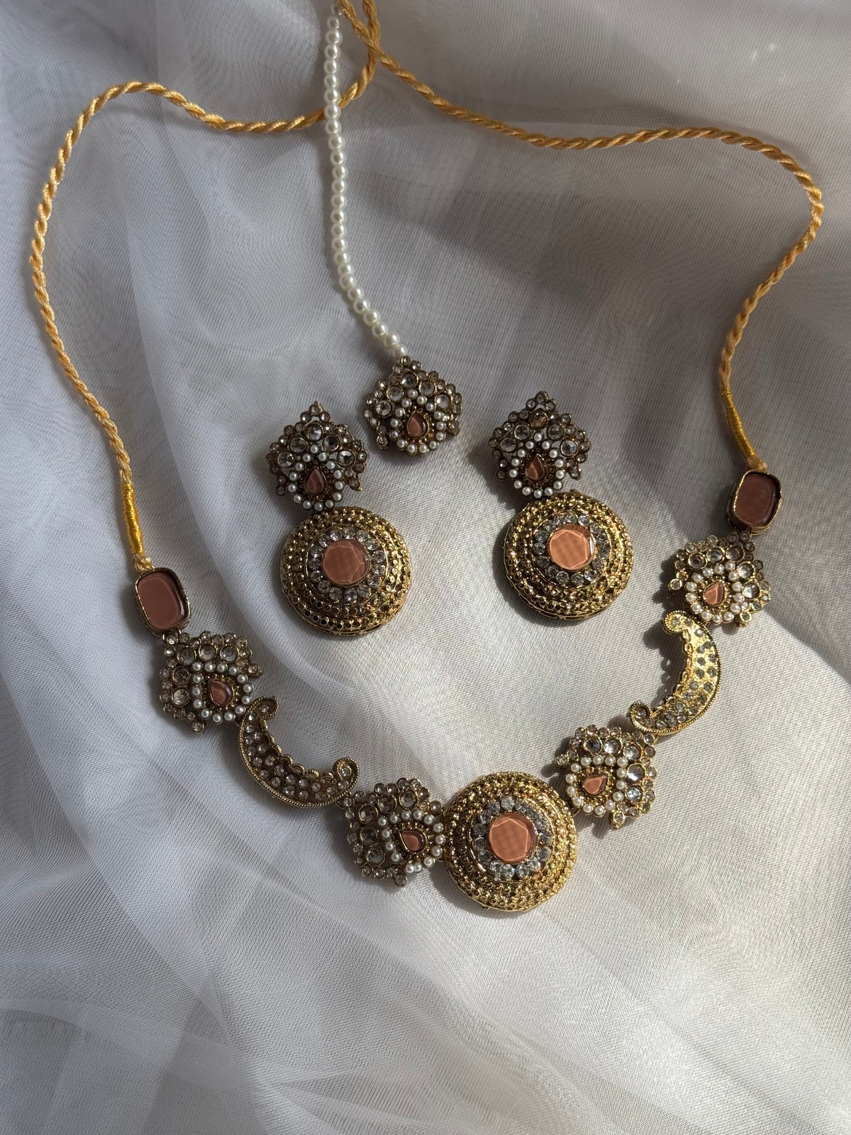 ~JAHAAN ARA IN PEACH~