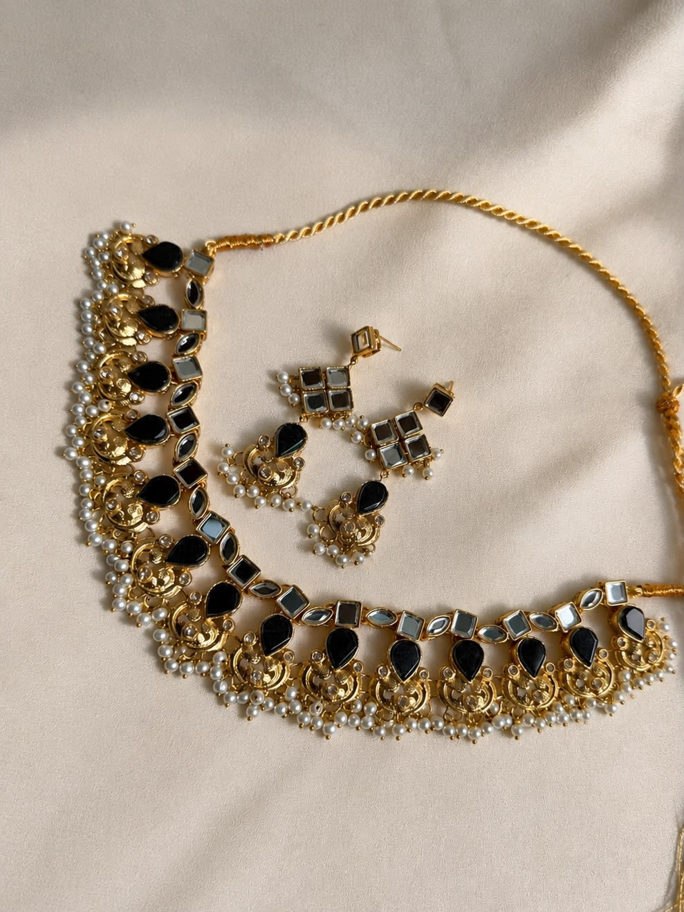 ~INAYA KUNDAN NECKLACE SET~