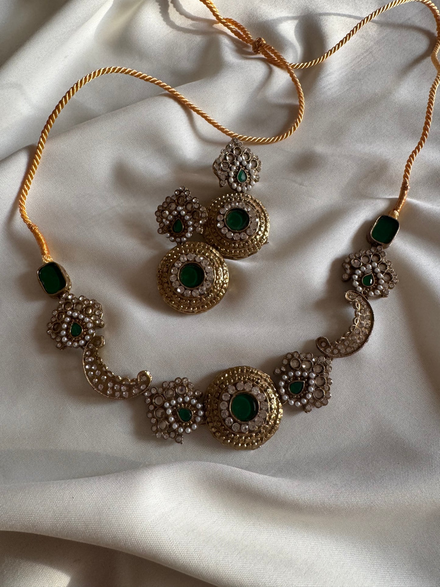 ~JAHAAN-ARA NECKLACE SET~