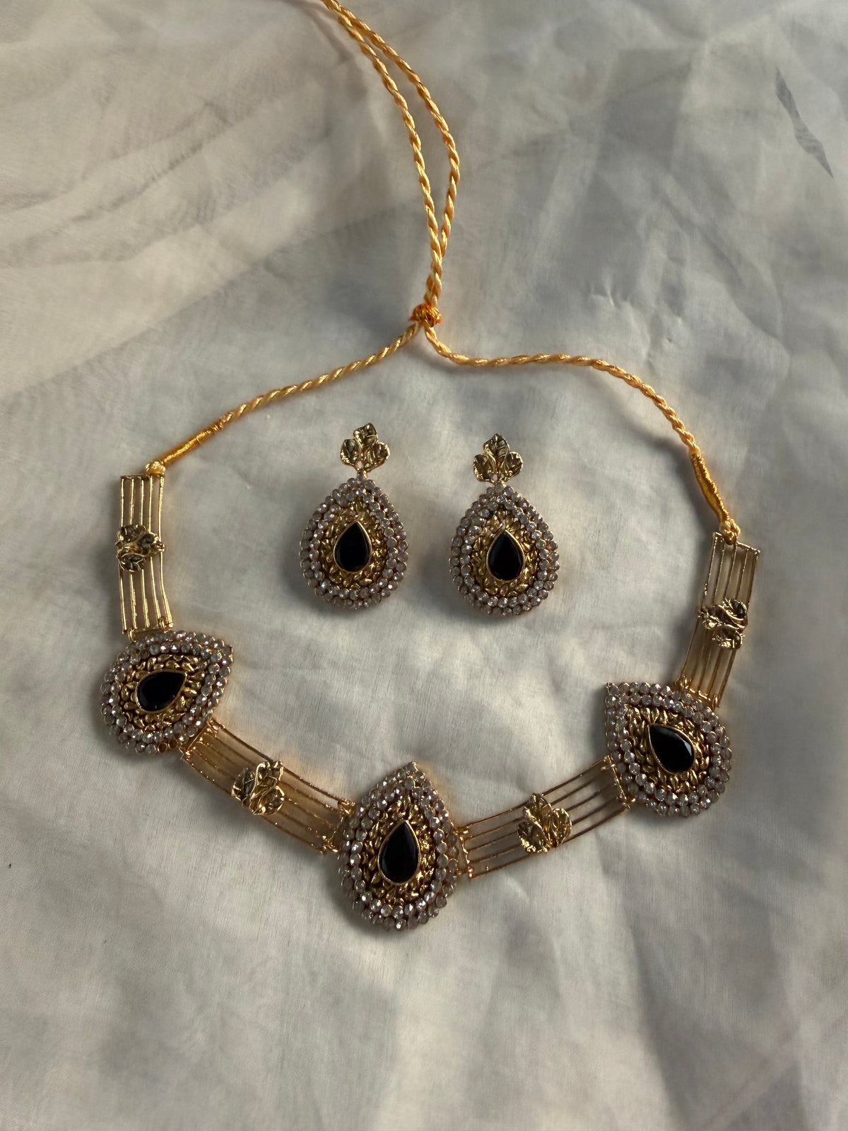 ~GULAAN KUNDAN SET~