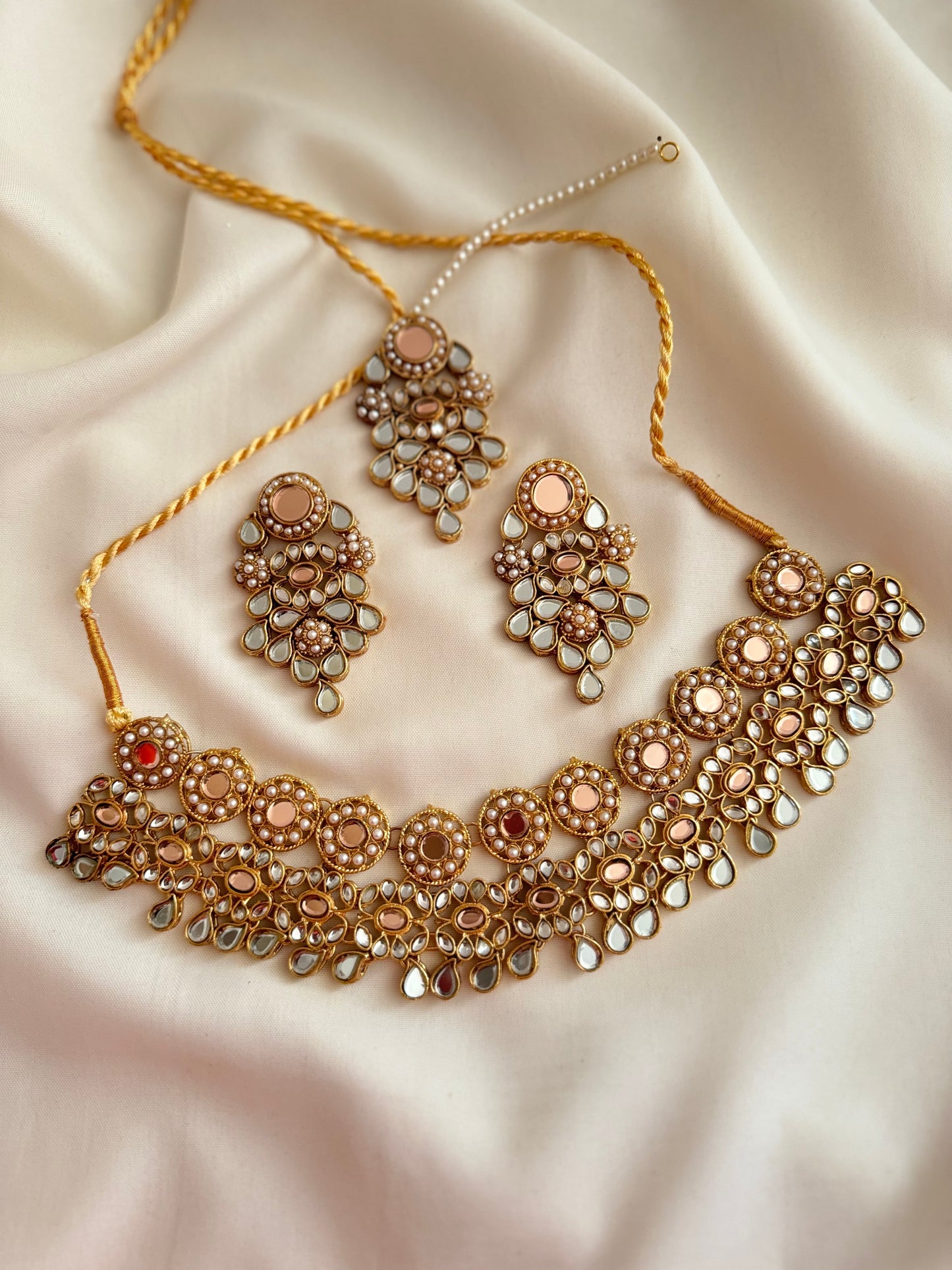 ~MERAKI NECKLACE SET WITH TEEKA~