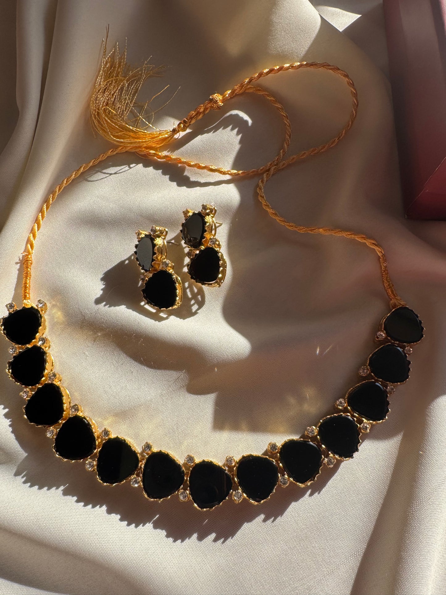 RAVAYA NECKLACE SET