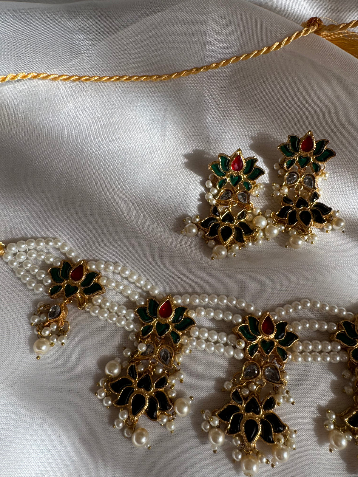 ~RIWAAJ KUNDAN CHOKER SET~