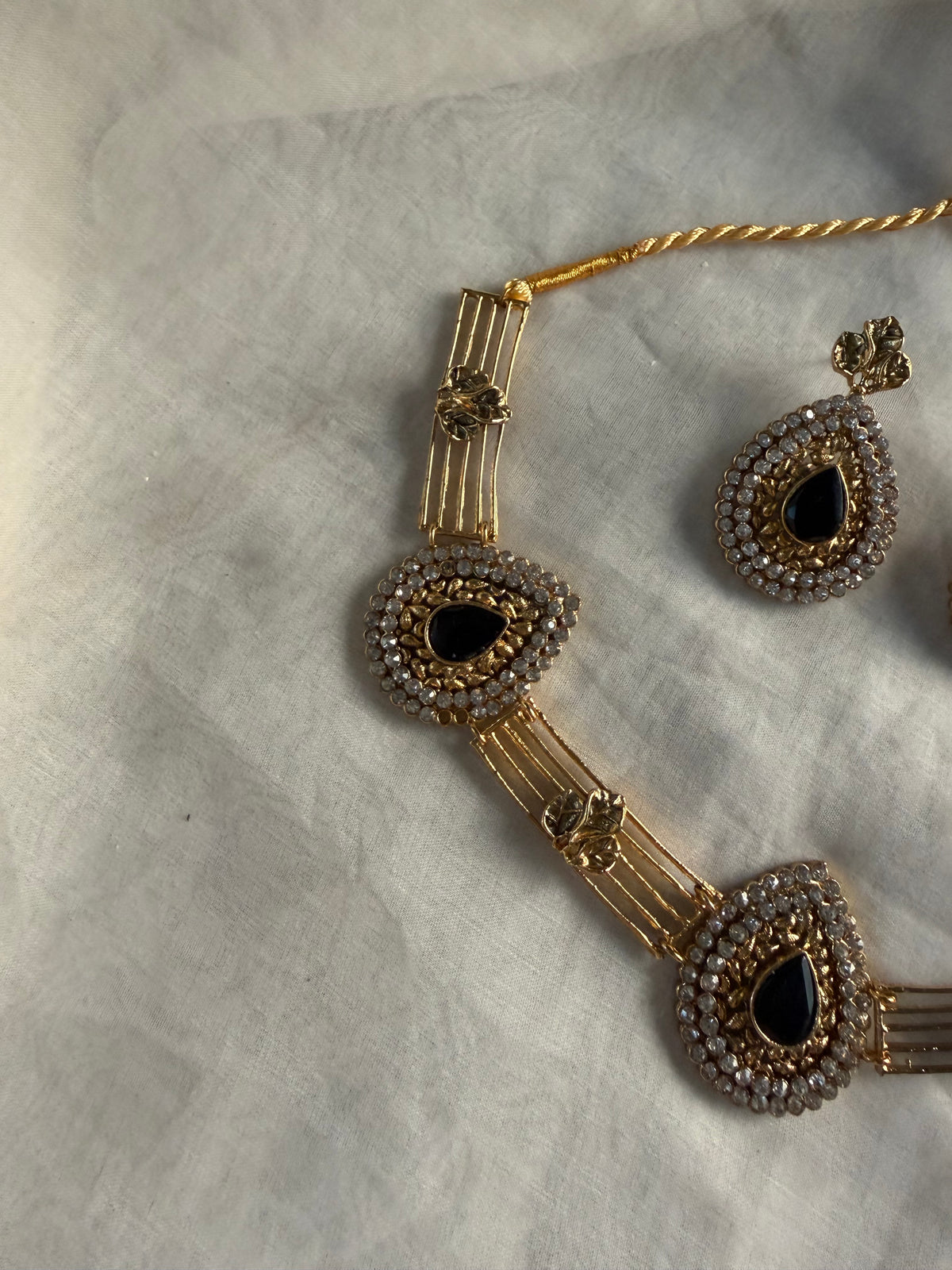 ~GULAAN KUNDAN SET~