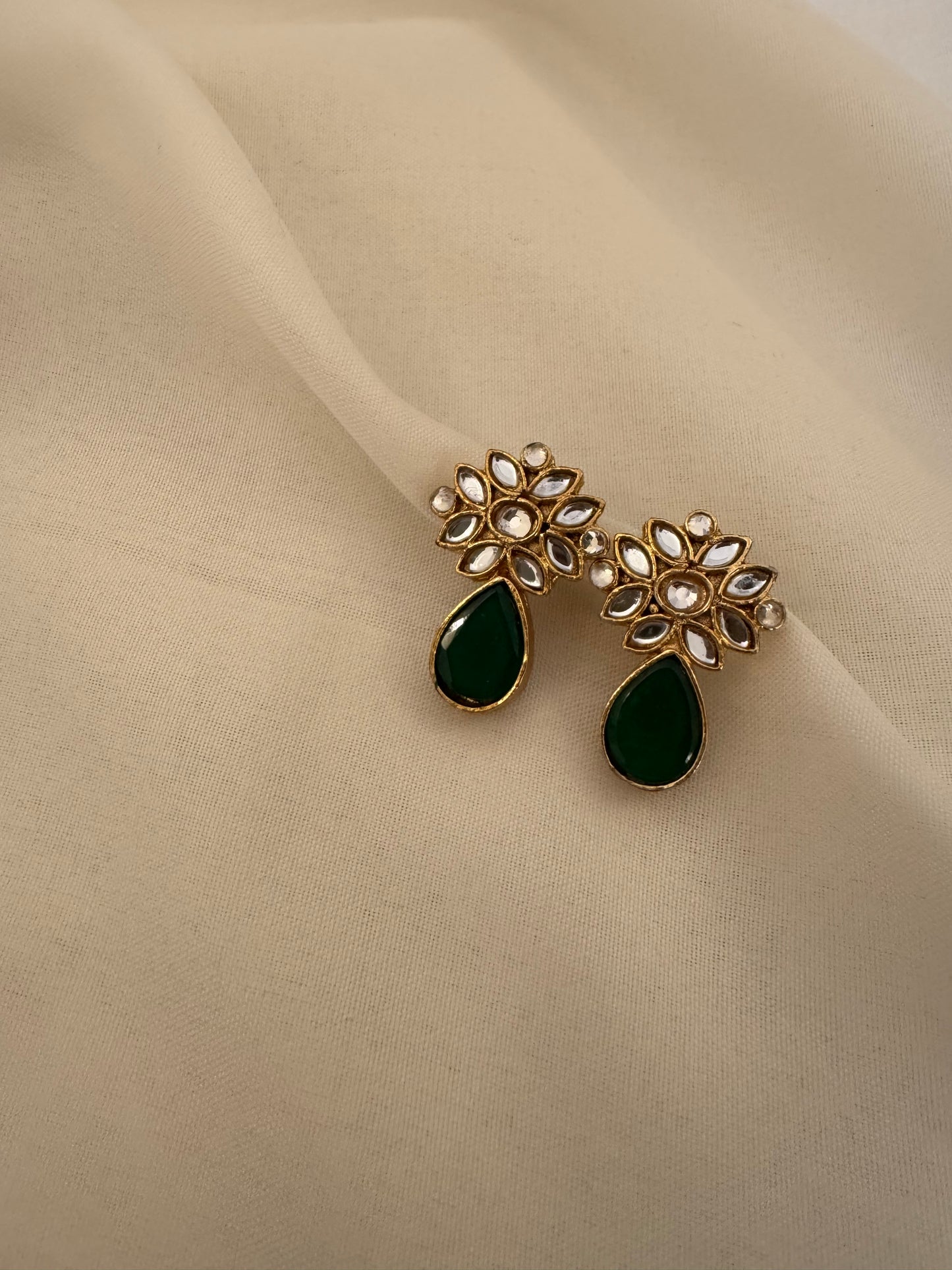 ~MINA KUNDAN EARSTUDS~