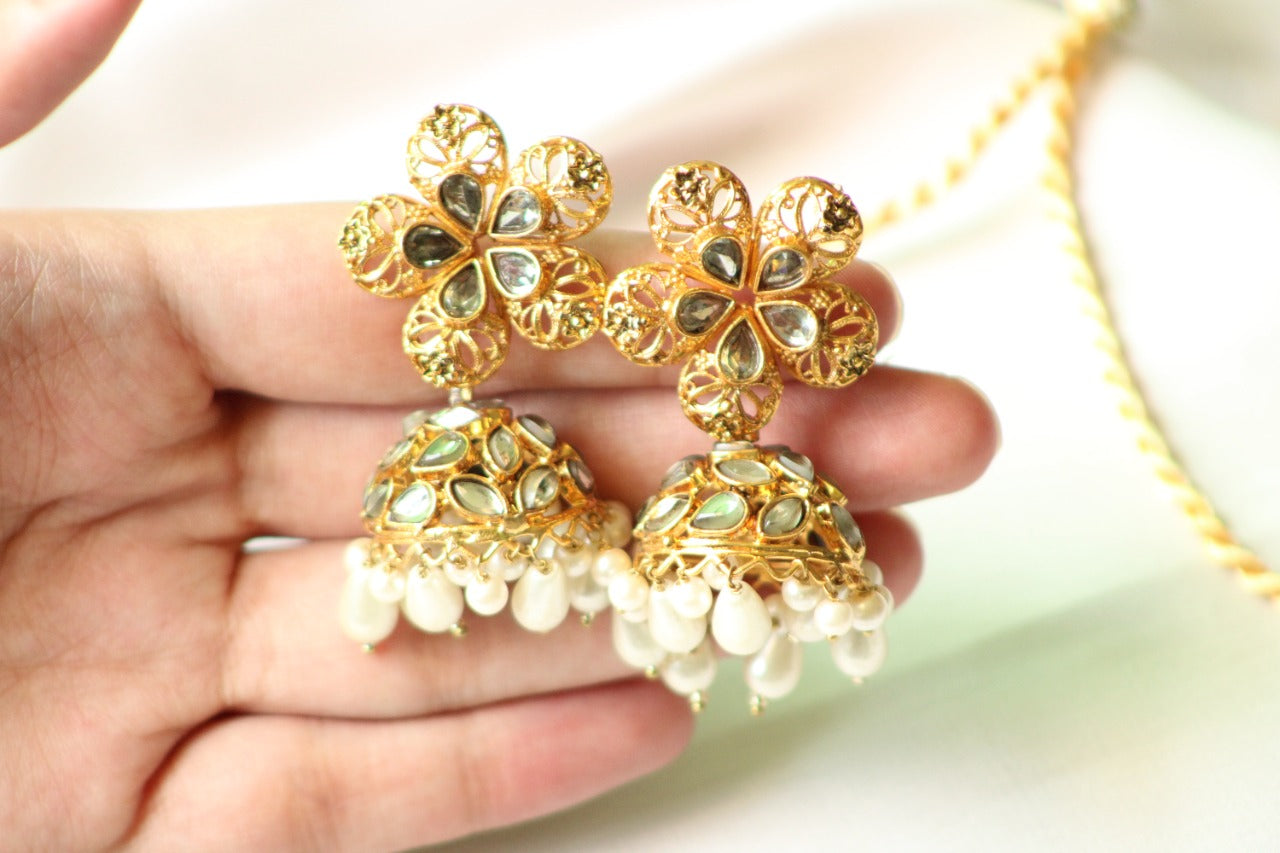 ~NARGIS JHUMKAS~