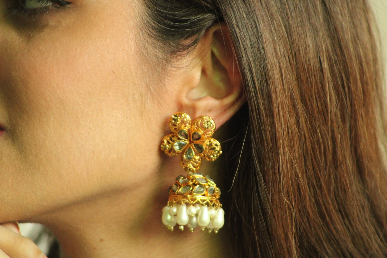 ~NARGIS JHUMKAS~